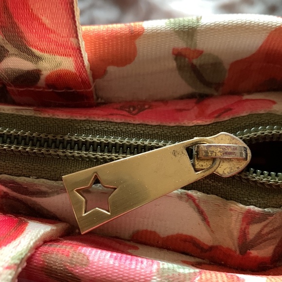 Harveys Betty Rose Large Tote - Picture 2 of 15